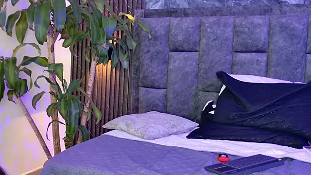 Safiro Evans online show from 04/29/26, 06:03