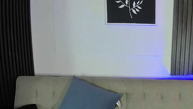 Safiro Evans online show from 04/30/26, 02:01