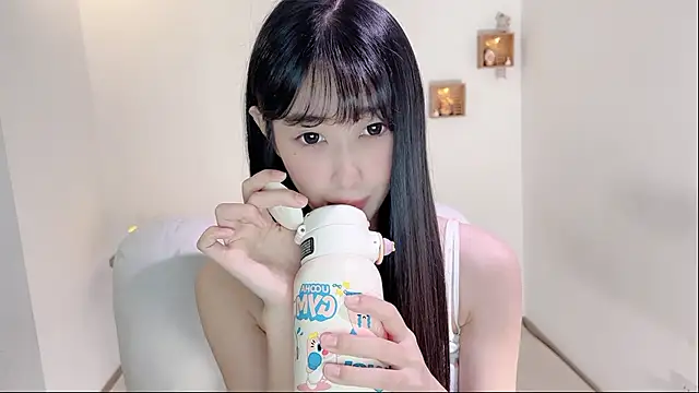 Snapshot of xiaooyee chatting on 07/07/26, 02:43 xiaooyee online show from 07/07/26, 02:43