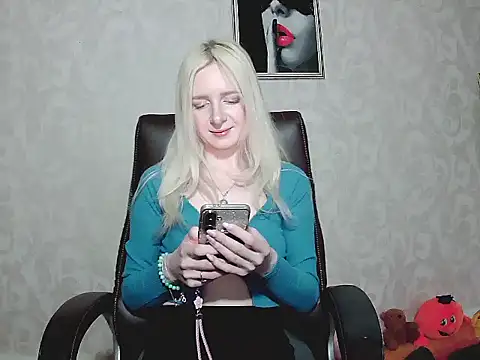 SilkMuseX online show from 03/17/26, 09:34