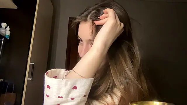 Snapshot of SwervedSlick chatting on 03/12/26, 05:52 SwervedSlick online show from 03/12/26, 05:52