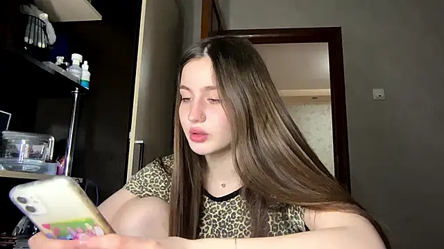 Snapshot of SwervedSlick chatting on 03/15/26, 05:19 SwervedSlick online show from 03/15/26, 05:19