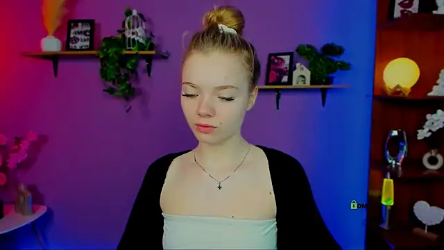 maddy moah online show from 04/18/26, 05:44