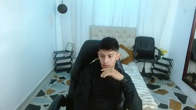 Kei 23 online show from 04/15/26, 01:40