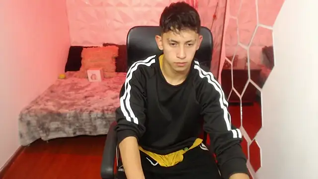 Kei 23 online show from 04/17/26, 12:35