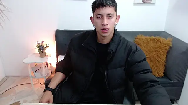 Kei 23 online show from 04/24/26, 11:56