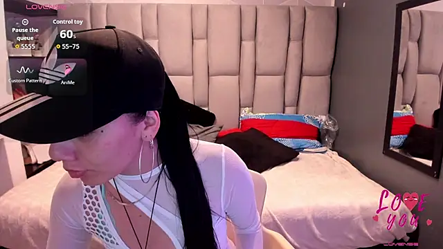 Snapshot of Abril_Fox__ chatting on 06/07/26, 07:34 Abril Fox online show from 06/07/26, 07:34