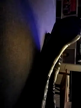 bootslove1 online show from 04/03/26, 10:19