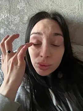 MishellKins online show from 04/01/26, 02:47