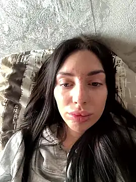 MishellKins online show from 04/05/26, 10:01