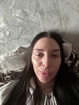 MishellKins online show from 04/10/26, 11:59