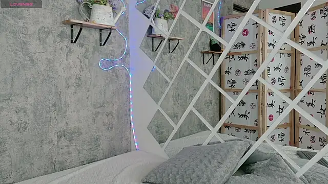 Snapshot of Sophia_xoxo1 chatting on 05/19/26, 04:35 Sophia xoxo1 online show from 05/19/26, 04:35