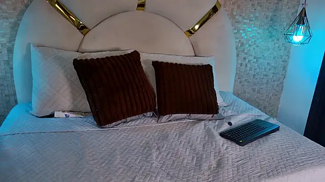 Snapshot of esmeralda_sm chatting on 03/11/26, 07:42 esmeralda sm online show from 03/11/26, 07:42