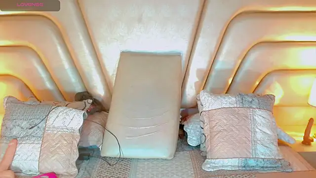 tiifannysexyhot online show from 04/17/26, 11:57