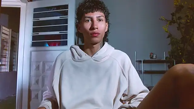 Daniel DLuxxx online show from 03/17/26, 06:55