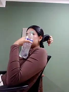 FiorellaLan online show from 04/13/26, 09:42