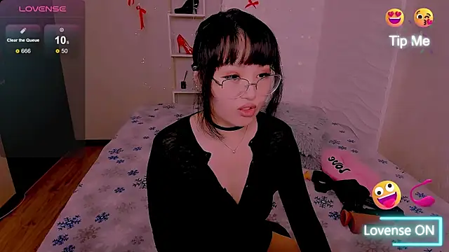 Snapshot of Akiko_Yun chatting on 06/13/26, 12:41 Akiko Yun online show from 06/13/26, 12:41