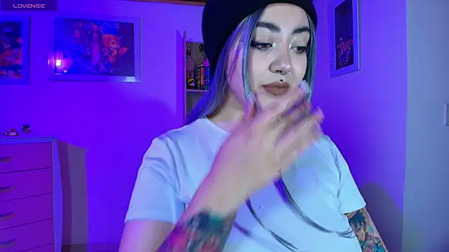 Nanachi uwu online show from 04/18/26, 04:38