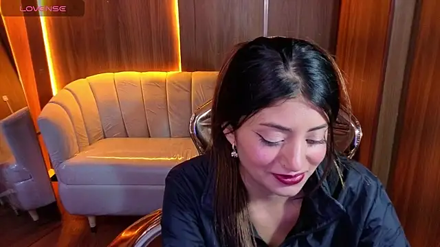 Lia queen tx online show from 04/16/26, 03:07