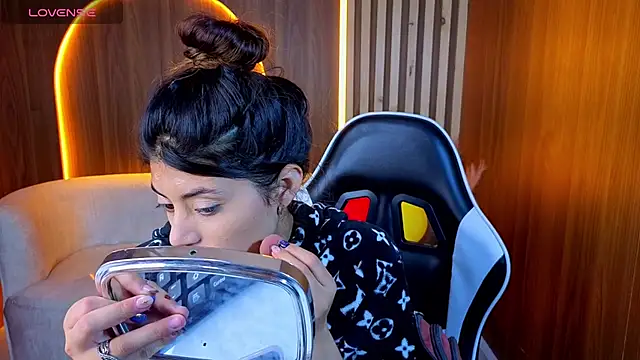 Lia queen tx online show from 07/14/26, 03:11