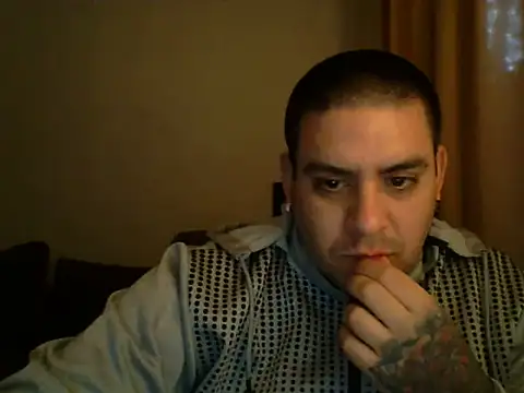 Snapshot of Matiasadventurexxx chatting on 06/30/26, 06:31 Matiasadventurexxx online show from 06/30/26, 06:31