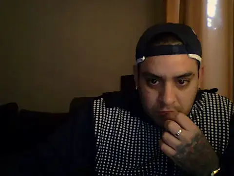 Snapshot of Matiasadventurexxx chatting on 07/04/26, 05:41 Matiasadventurexxx online show from 07/04/26, 05:41