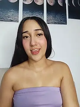 isabellaHill2 online show from 04/26/26, 05:27