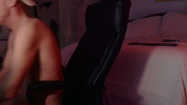 Kristopherbbb online show from 04/28/26, 06:51