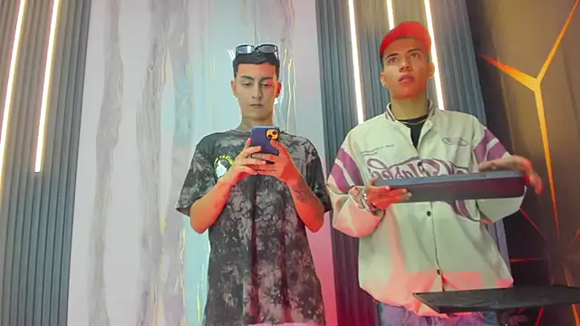 Snapshot of guys_hard_cock19 chatting on 03/12/26, 02:07 guys hard cock19 online show from 03/12/26, 02:07