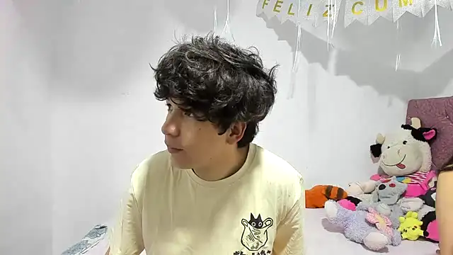 Snapshot of Desire_Ecstasy2 chatting on 06/19/26, 01:21 Desire Ecstasy2 online show from 06/19/26, 01:21