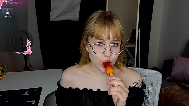 TheaQuill online show from 03/30/26, 01:45