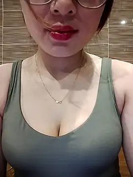 Snapshot of candy_flo chatting on 05/04/26, 07:15 candy flo online show from 05/04/26, 07:15