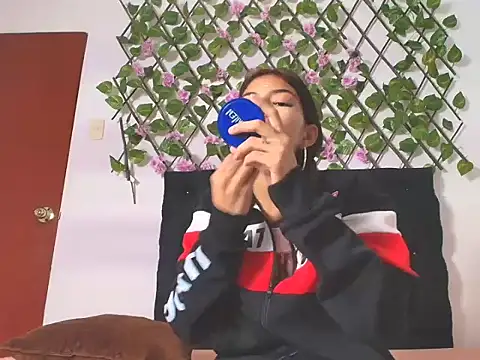 Sweet Scarlett  online show from 04/17/26, 02:09