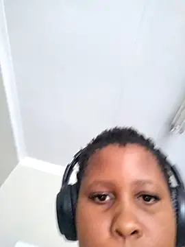 Snapshot of Thotyk chatting on 03/18/26, 08:28 Thotyk online show from 03/18/26, 08:28