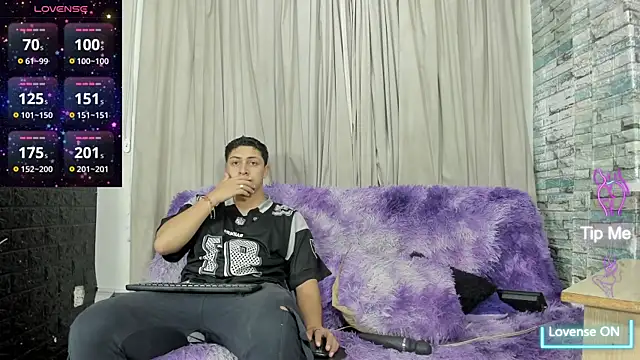 NoahAndBunny online show from 06/30/26, 11:33