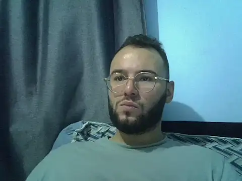 Snapshot of piazaocwb23 chatting on 05/17/26, 03:52 piazaocwb23 online show from 05/17/26, 03:52