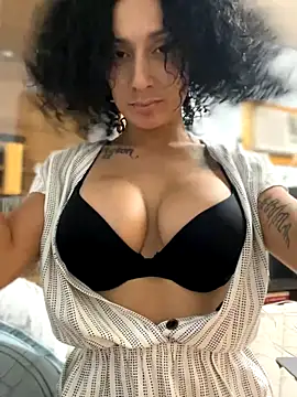 Snapshot of FerrariFrench chatting on 09/09/25, 06:35 FerrariFrench online show from 09/09/25, 06:35