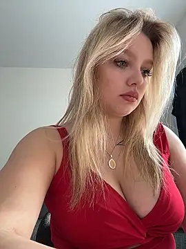 Snapshot of bettyloveu chatting on 04/30/26, 04:08 bettyloveu online show from 04/30/26, 04:08