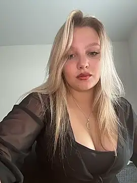 Snapshot of bettyloveu chatting on 06/03/26, 04:15 bettyloveu online show from 06/03/26, 04:15