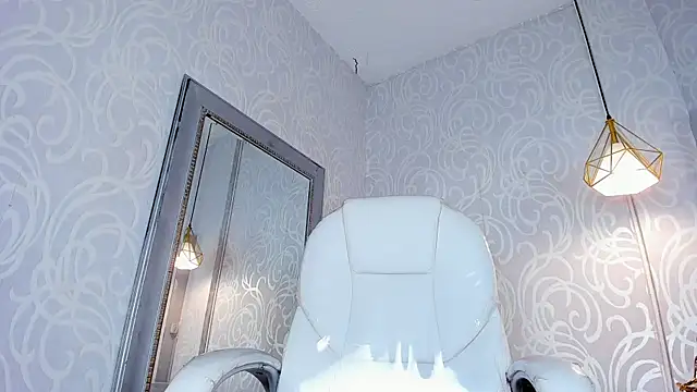 Snapshot of MiaCamille_ chatting on 07/28/26, 07:39 MiaCamille online show from 07/28/26, 07:39