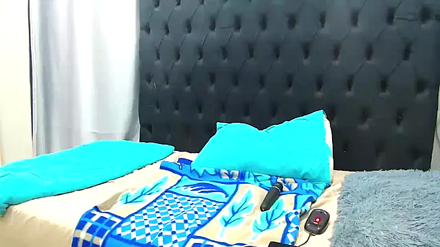 Dark Slim Thick online show from 04/25/26, 12:02