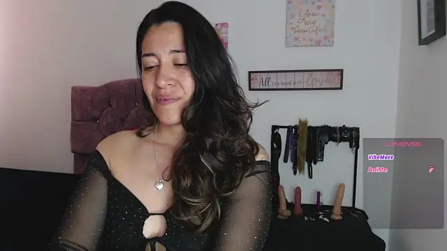Snapshot of violeta_scott chatting on 06/29/26, 03:23 violeta scott online show from 06/29/26, 03:23