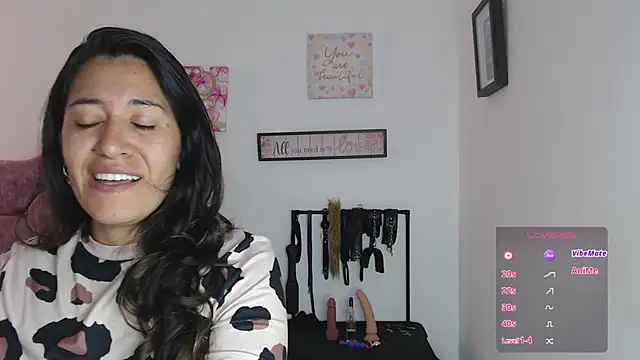 Snapshot of violeta_scott chatting on 08/04/26, 04:09 violeta scott online show from 08/04/26, 04:09