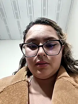 annie 27 online show from 03/18/26, 04:10