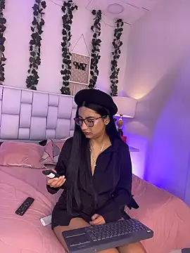 Gretel Streit online show from 04/13/26, 03:34