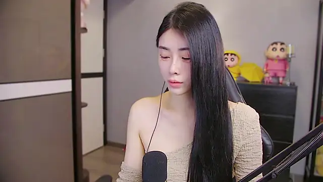 XiaoYuBao- online show from 04/12/26, 02:11