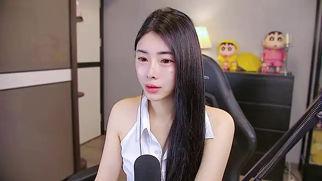 XiaoYuBao- online show from 04/18/26, 04:00