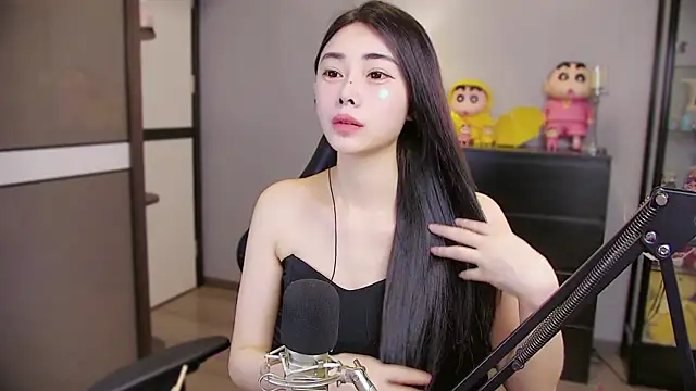Snapshot of XiaoYuBao- chatting on 05/12/26, 05:43 XiaoYuBao- online show from 05/12/26, 05:43