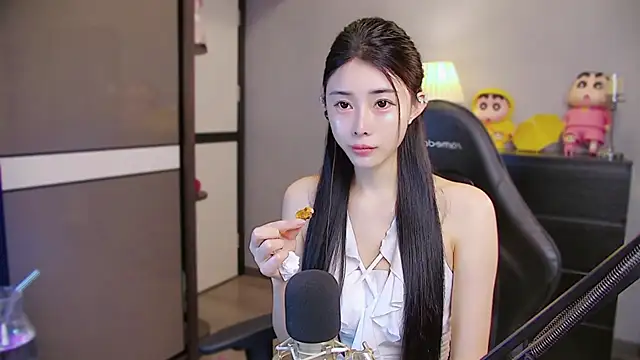 Snapshot of XiaoYuBao- chatting on 05/28/26, 04:26 XiaoYuBao- online show from 05/28/26, 04:26