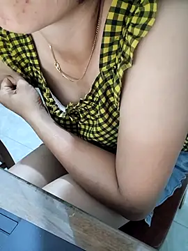 Sunny-yy online show from 05/04/26, 01:51